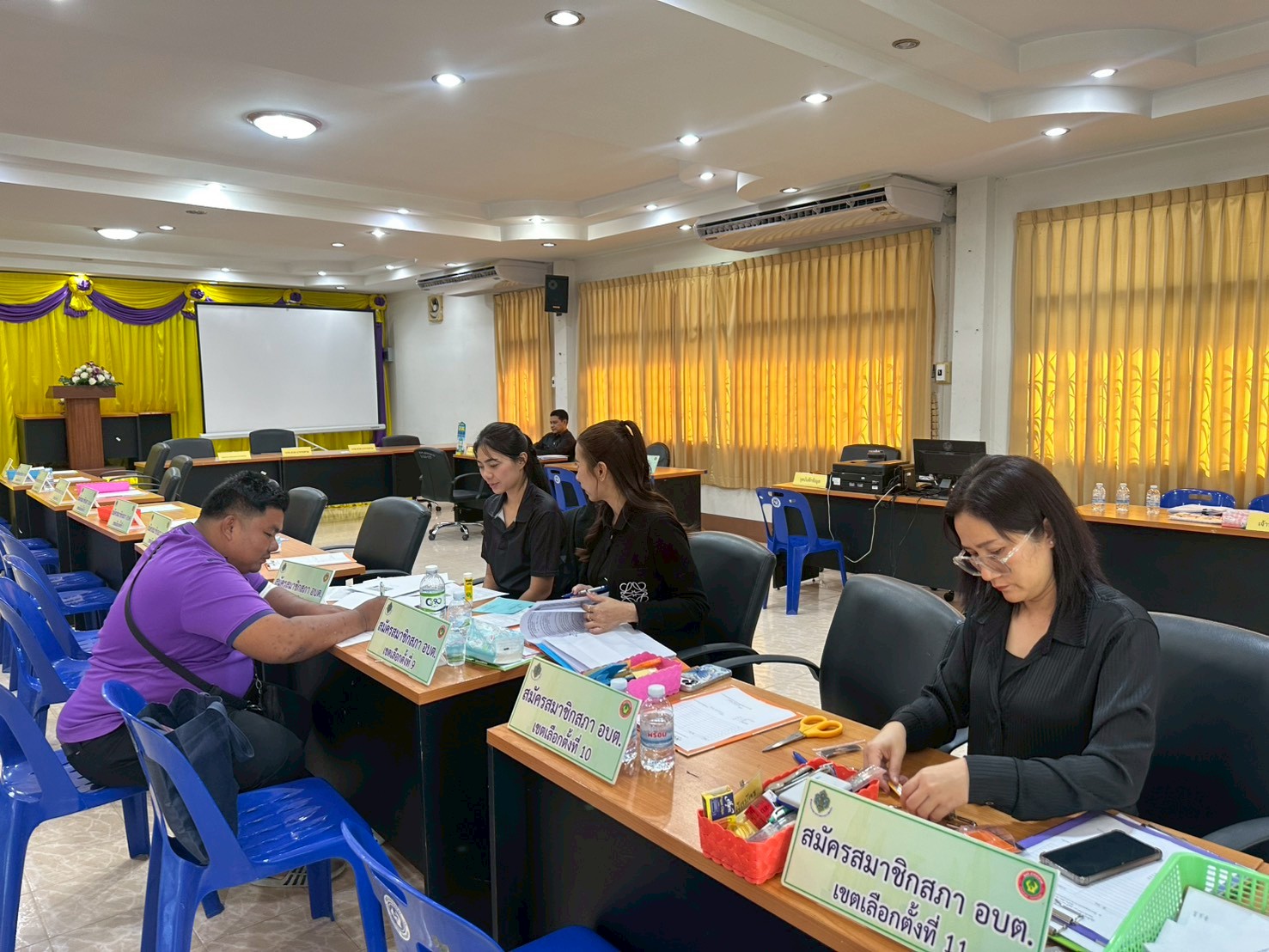 ภาพบรรยากาศการรับสมัครเลือกตั้งนายกอบต. และสมาชิกอบต.นากระตาม  
วันที่ 2 ธันวาคม 2568